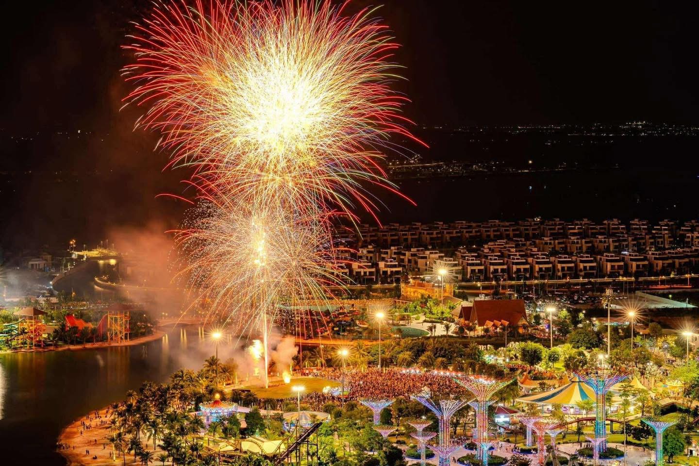 PHÁO HOA TẠI VINHOMES GRAND PARK VỀ ĐÊM